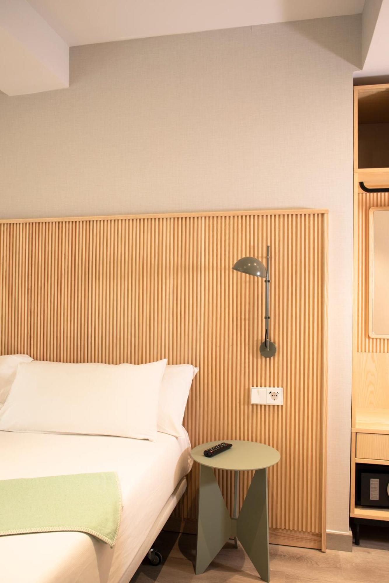Hotel Dos Rios Origen อาอินซา ภายนอก รูปภาพ