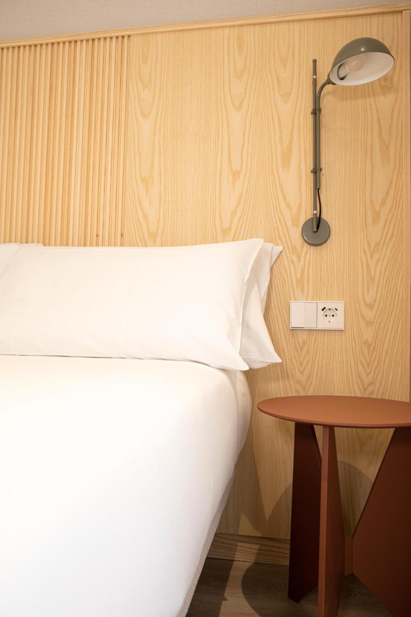 Hotel Dos Rios Origen อาอินซา ภายนอก รูปภาพ