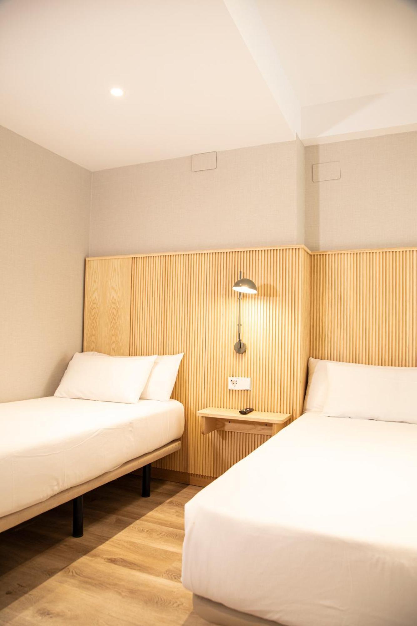 Hotel Dos Rios Origen อาอินซา ภายนอก รูปภาพ