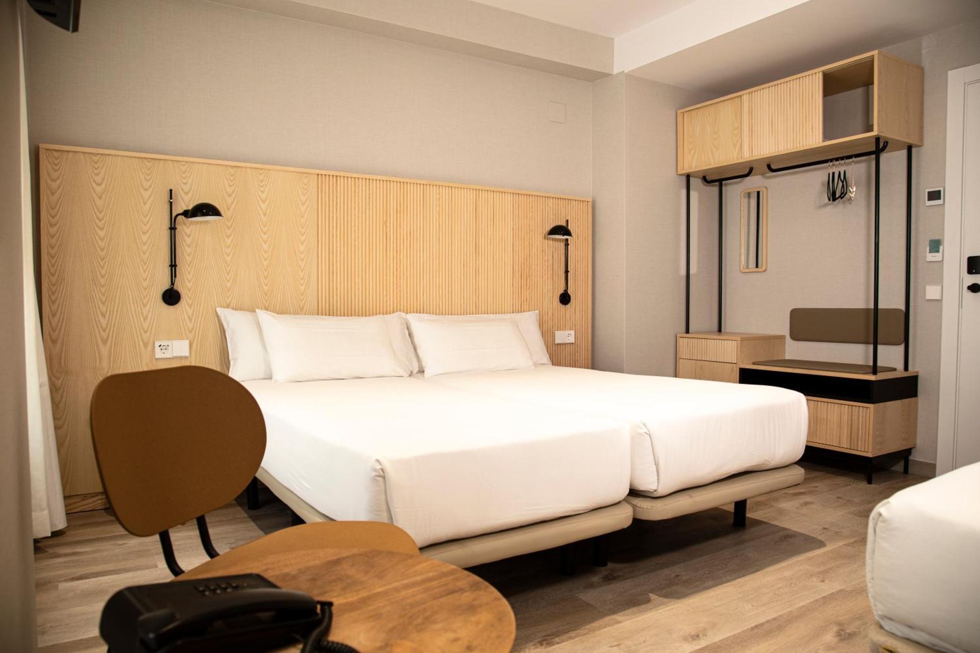 Hotel Dos Rios Origen อาอินซา ภายนอก รูปภาพ