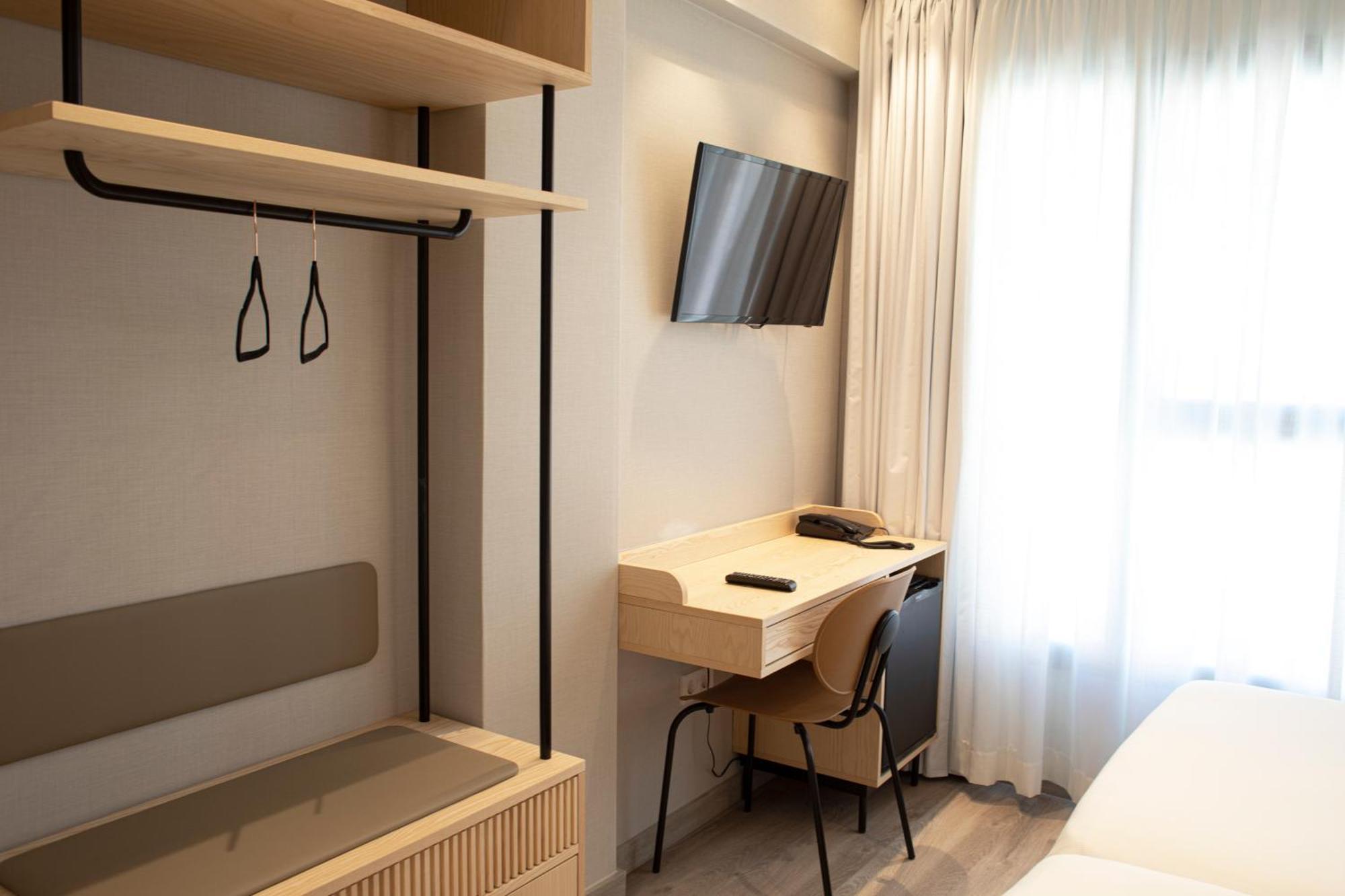 Hotel Dos Rios Origen อาอินซา ภายนอก รูปภาพ