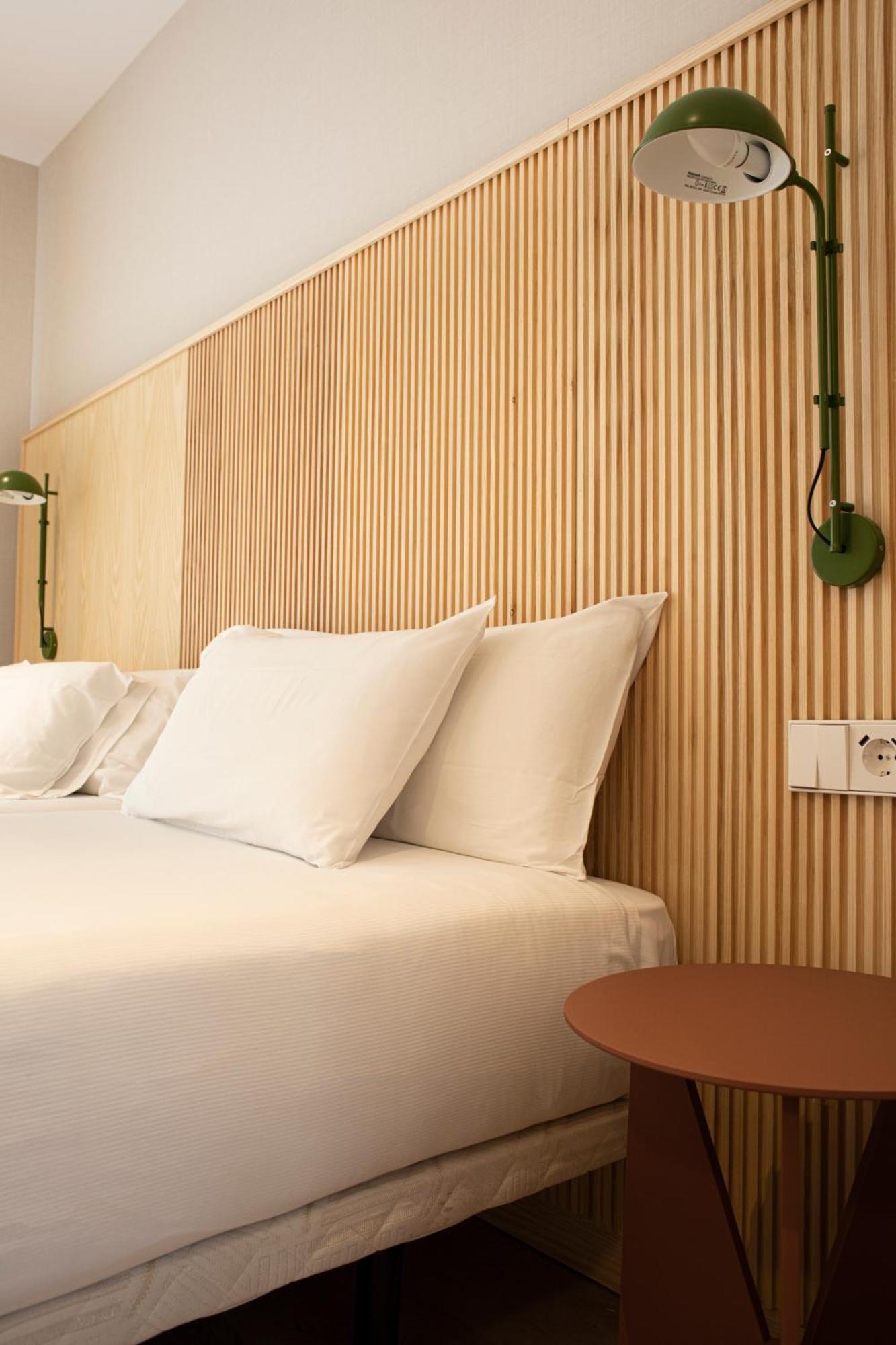 Hotel Dos Rios Origen อาอินซา ภายนอก รูปภาพ