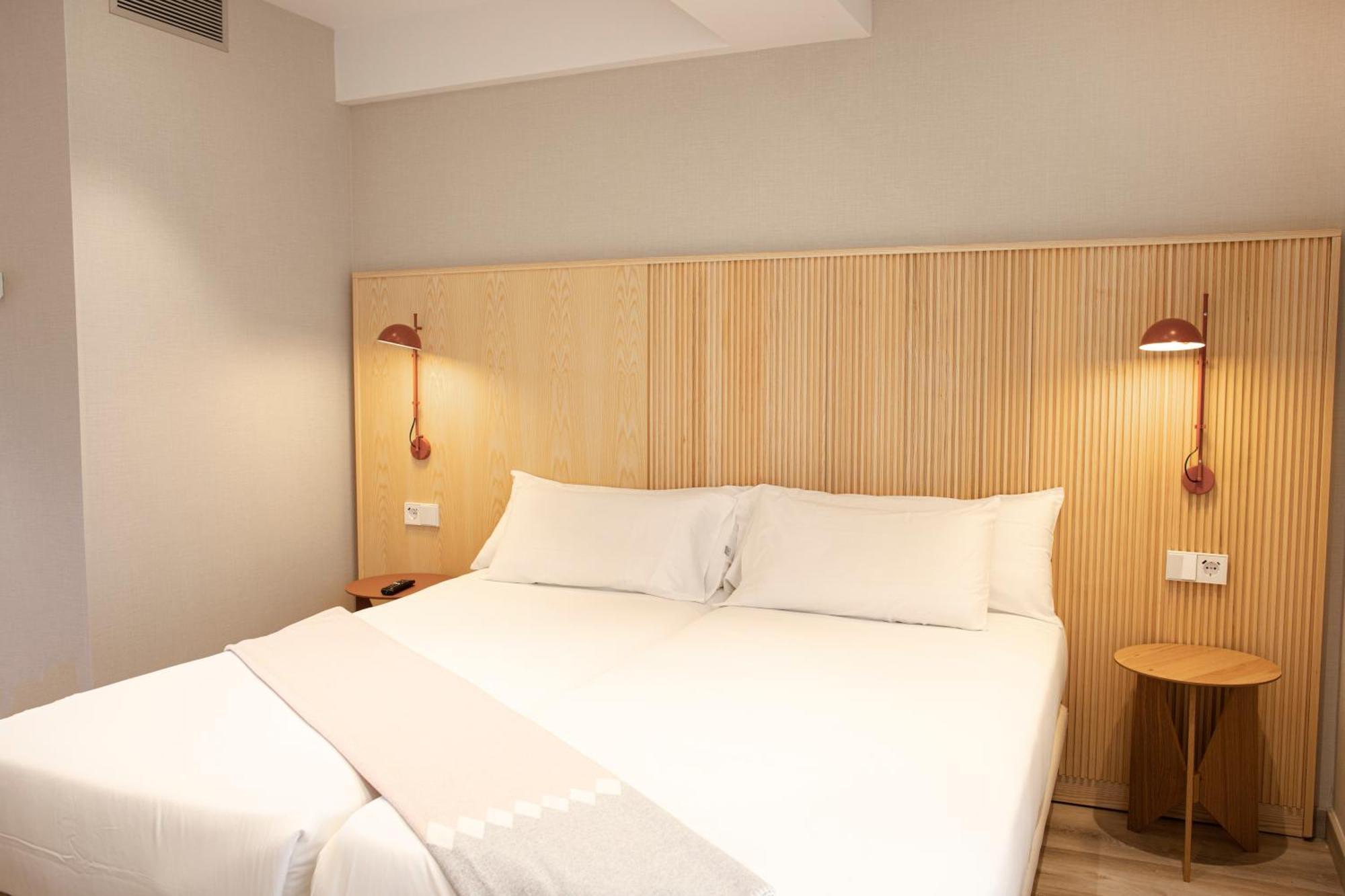 Hotel Dos Rios Origen อาอินซา ภายนอก รูปภาพ