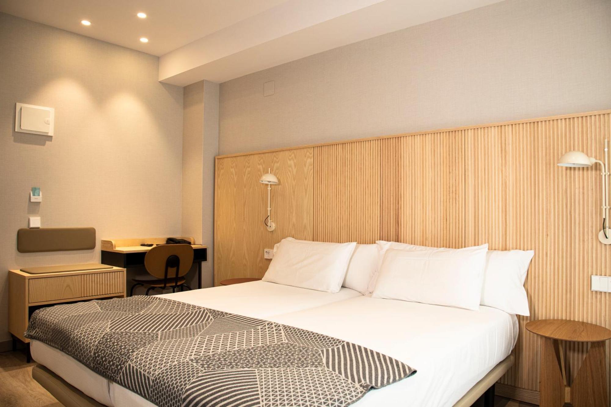 Hotel Dos Rios Origen อาอินซา ภายนอก รูปภาพ
