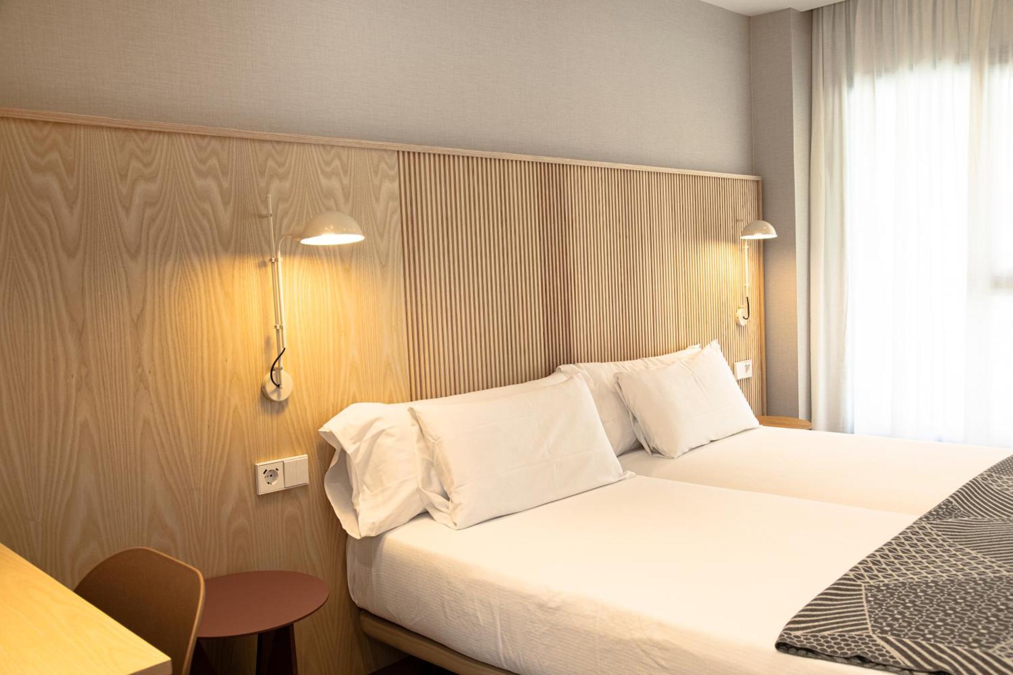 Hotel Dos Rios Origen อาอินซา ภายนอก รูปภาพ