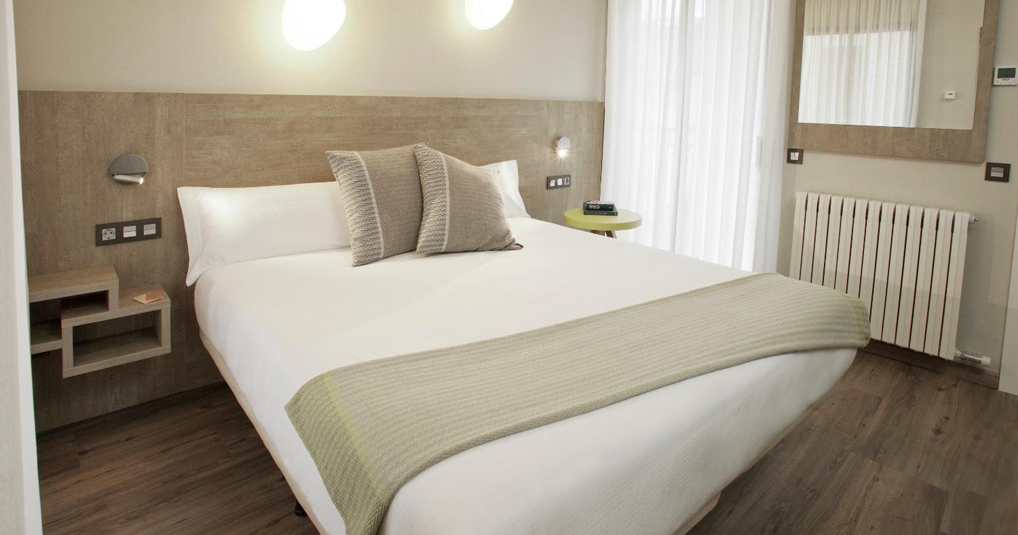 Hotel Dos Rios Origen อาอินซา ภายนอก รูปภาพ